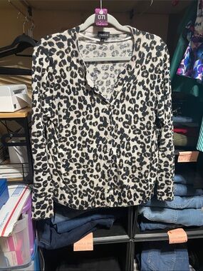 #0 008 size 0 torrid Leopard-Print Button Cardigan in Beige, Black & Brown